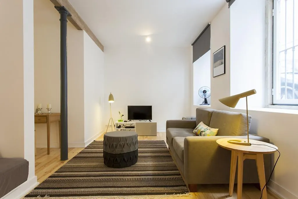 Joivy Cosy 1-Bed Flat With Workspace In Santa Catarina, Moments From Luis De Camoes Sq Lisboa