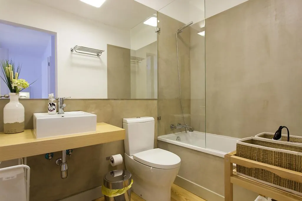 Joivy Cosy 1-Bed Flat With Workspace In Santa Catarina, Moments From Luis De Camoes Sq 0*, Lisboa