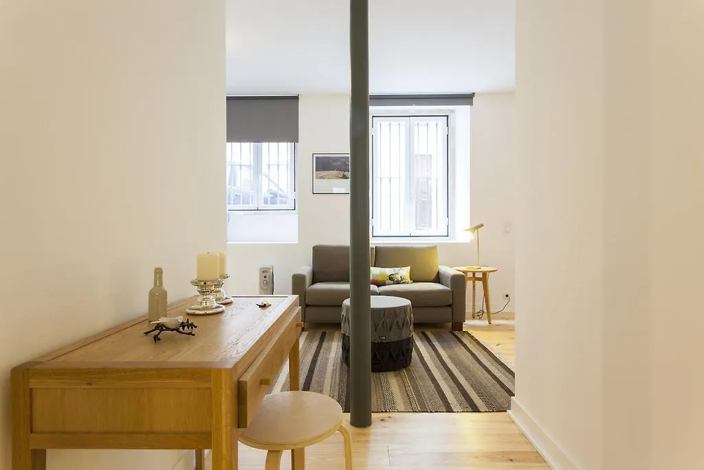 Daire Joivy Cosy 1-Bed Flat With Workspace In Santa Catarina, Moments From Luis De Camoes Sq Portekiz