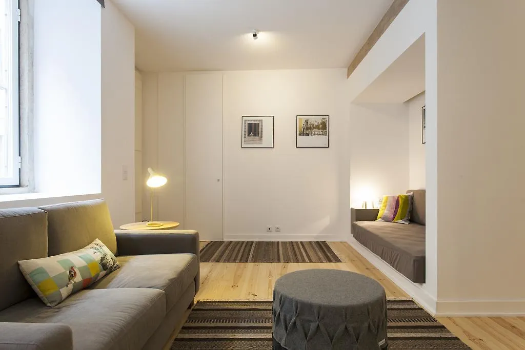 Joivy Cosy 1-Bed Flat With Workspace In Santa Catarina, Moments From Luis De Camoes Sq 0*, Lisboa