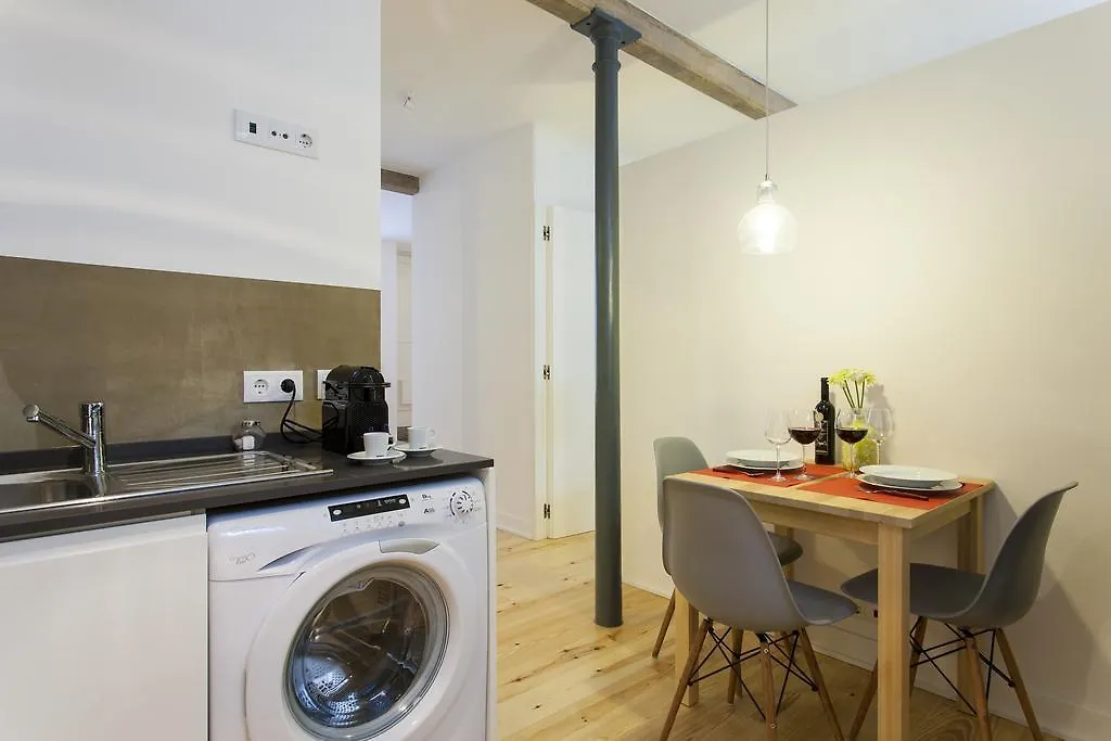 Joivy Cosy 1-Bed Flat With Workspace In Santa Catarina, Moments From Luis De Camoes Sq Daire