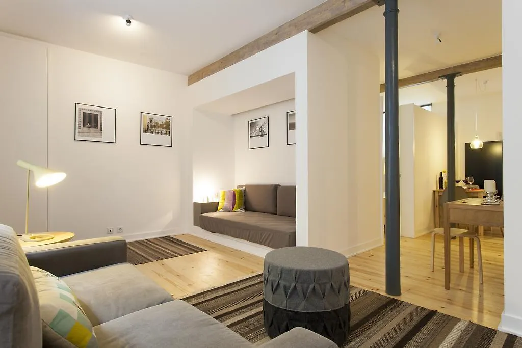 Daire Joivy Cosy 1-Bed Flat With Workspace In Santa Catarina, Moments From Luis De Camoes Sq